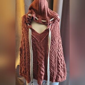 POL V-Neck Sweater in Deep Rust